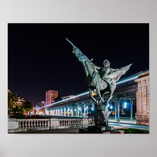 Pont de Bir-Hakeim ’s nachts - Parijs, Frankrijk Poster (Voorkant)