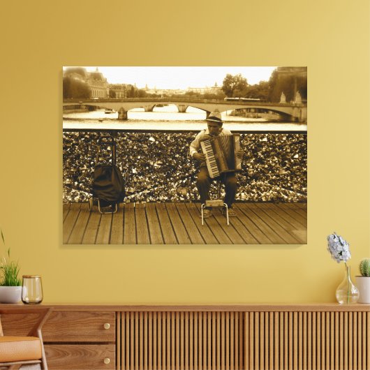 Pont des Arts: The Love Lock Bridge, Parijs Canvas Afdruk (Insitu (Woonkamer))