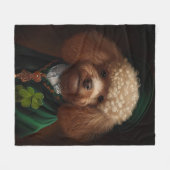Poodelhond in St. Patrick's Day-jurk Fleece Deken (Voorkant (Horizontaal))