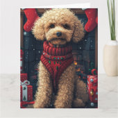 Poodelhond met kerstcadeaus bij de open haard kaart (Voorkant)