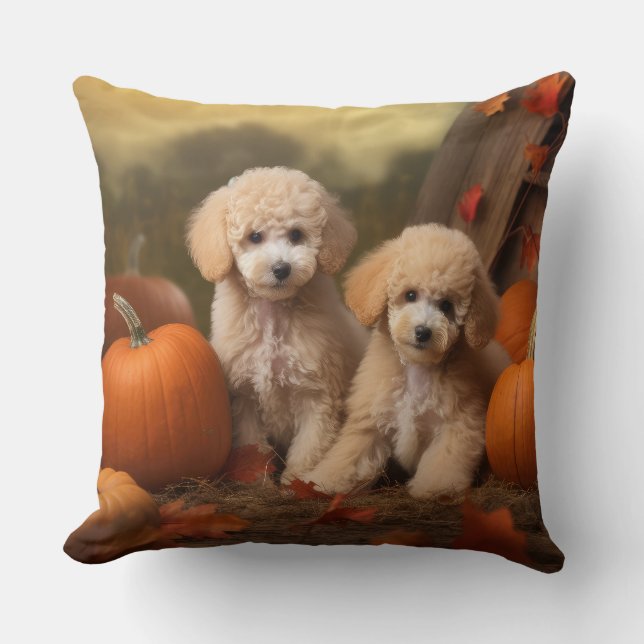Poodle Puppy Herfstvreugde Pompoen Kussen (Voorkant)