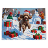 Poodle Rent in de Sneeuw met Kerstmuts Groot Cadeauzakje (Voorkant)