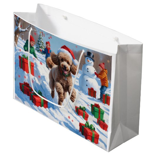 Poodle Rent in de Sneeuw met Kerstmuts Groot Cadeauzakje (Voorkant Gekanteld)