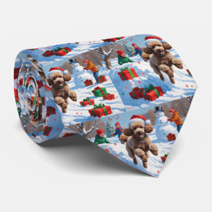 Poodle Rent in de Sneeuw met Kerstmuts Stropdas