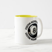 Pool 8 Ball & Medium Text GEEL 325ml Custom Tweekleurige Koffiemok (Voorkant rechts)