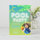 Pool Party Boy Verjaardag met foto-uitnodiging Kaart (Staand voorkant)