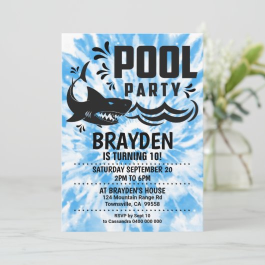 Pool Party Invitation Boy Tie Dye Pool Party Shark Kaart (Staand voorkant)
