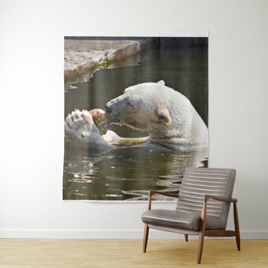 Poolbeer die fruit eet landschap wandkleed (In situ)
