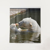 Poolbeer die fruit eet landschap wandkleed (Voorkant)