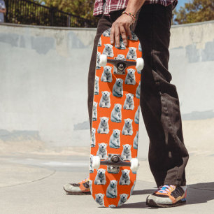 Poolbeerpatroonontwerp op oranje persoonlijk skateboard