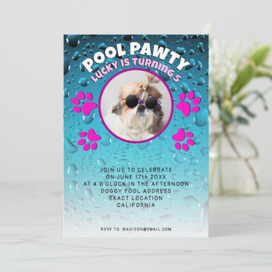 Poolfeestje puppy hond aangepaste foto verjaardags kaart (Staand voorkant)