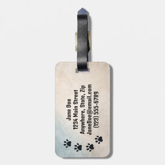 Poot drukt op mijn bagagelabel (Achterkant verticaal)