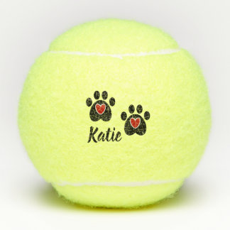 Poot drukt rode harten tennisballen