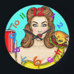 Pop Art Clock Girl eet Hamburger Colorful Grote Klok<br><div class="desc">Dit is een coole klokretro en pop kunst gecombineerd met een cool meisje met een hamburger in de ene hand en een drink in de andere. De heldere kleuren voegen alleen maar toe aan het leuke ontwerp van deze klok!!! Mooi voor de keuken natuurlijk, maar je zou een andere plek...</div>