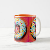 Pop Art Donut Tweekleurige Koffiemok (Voorkant rechts)