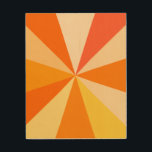 Pop Art Modern 60s Funky Geometric Rays in Oranje Hout Afdruk<br><div class="desc">Deze heup,  retro 60s-geïnspireerde pop kunstontwerp heeft psychedelische oranje stralen/zonnestralen die in een geometrisch patroon uitschieten. Dit schimmelige,  minimalistische,  ultramodaal ontwerp heeft twaalf heldere stralen in verschillende soorten sinaasappel. Het is grof,  baby.</div>