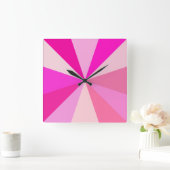 Pop Art Modern 60s Funky Geometric Rays in Roze Vierkante Klok (Huis)