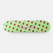 Pop Art Red Heart Pattern over groene achtergrond Persoonlijk Skateboard (Horizontaal)