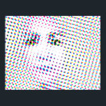 Pop Art Style Portret Poster<br><div class="desc">Geïnspireerd door pop kunst. Deze optische illusie ziet eruit als een reeks willekeurige stippen in de buurt,  maar verplaats verder weg en laat zien dat ze een portret is van het gezicht van een vrouw.</div>