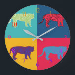 Pop Art Tigers Grote Klok<br><div class="desc">Kunsttijgers voor pop op een aangepaste achtergrond koele zomerontwerpen.</div>
