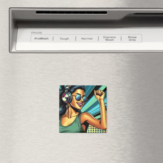 Pop Art Vrouw in Hoofdtelefoon Dansen Magneet (Insitu (Vaatwasser))