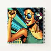 Pop Art Vrouw in Hoofdtelefoon Dansen Notitieboek (Achterkant)