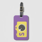 Pop Art Yellow Camera Paars Monogram Bagagelabel (Voorkant (verticaal))