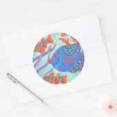 Pop-gekleurde vis ronde sticker (Envelop)