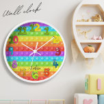 Pop-it met jouw naam kleurrijke kinder kamerwand<br><div class="desc">Upgrade uw wanddecor! Kleurrijke POP IT kinder kamerwandklok . U kunt de NAAM personaliseren,  of het schrappen. Hebt u specifieke wensen voor persoonlijk ontwerp? Neem contact met mij op blackflyoleg@gmail.com</div>