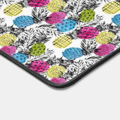 Pop kunstananassen en palmbladeren bureaumat (Hoek)