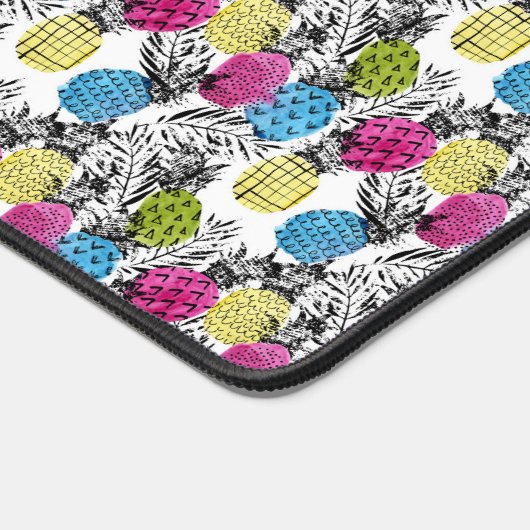 Pop kunstananassen en palmbladeren bureaumat (Hoek)