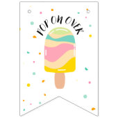 Pop op over verjaardagsfeestthema vlaggetjes (Eerste vlag)