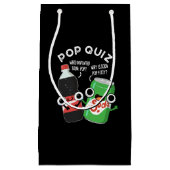 Pop Quiz Funny Soda Pop Pun Dark BG Klein Cadeauzakje (Voorkant)