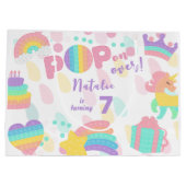 Pop voorbij! Pastel pop het verjaardagskind Groot Cadeauzakje (Achterkant)