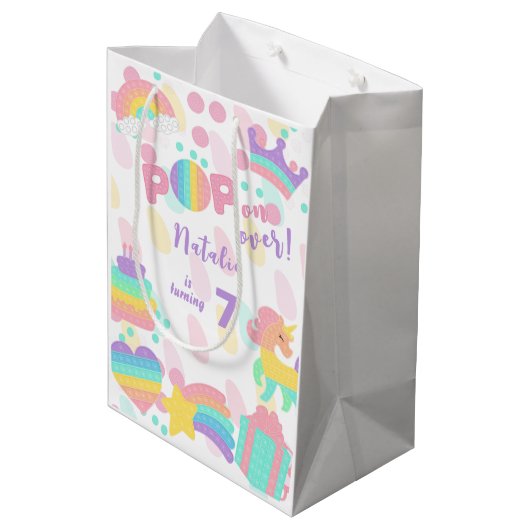 Pop voorbij! Pastel pop het verjaardagskind Medium Cadeauzakje (Achterkant Gekanteld)
