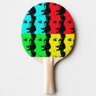 popart van mooi vrouwen gezicht, 80s stijl tafeltennisbatje