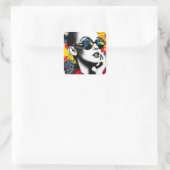 Popartvrouw met zonnebril vierkante sticker (Tas)