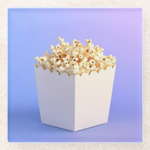 Popcorn in een witte badkuip glazen onderzetter
