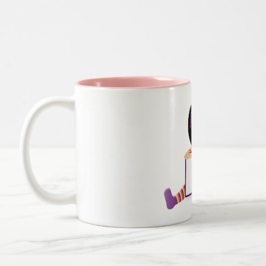 poppenbord vol tweekleurige koffiemok (Links)