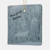 Poppenhuis in sneeuwstorm keramisch ornament (Links)