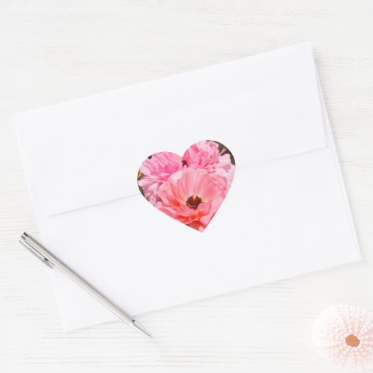 Popping in Pink Hart Sticker (Envelop)