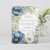 Poppy Blauw Wit Bloemen Boho Huwelijksuitnodiging Kaart (Staand voorkant)