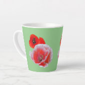Poppy Flowers Close up Cust. Green Latte Mok (Linkerhoek)