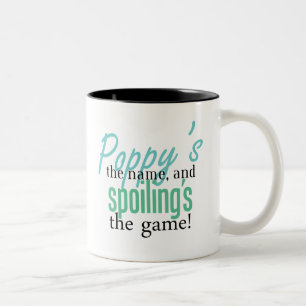 Poppy is de naam en Spoiling is het spel Tweekleurige Koffiemok
