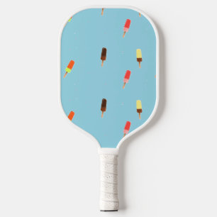 Populaire ijscrème op blauw pickleball paddle