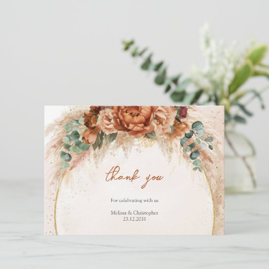 Populaire terracotta boog diep rood bloemeneucalyp bedankkaart (Staand voorkant)