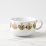 Porcelain Mok Pas de "Gold Dreidel" aan<br><div class="desc">Pas je 'Golden Dreidel' aan door tekst te vervangen. Kies uw favoriete doopvontstijl, kleur, grootte, en formulering. Geniet!!! Bedankt voor het stoppen en winkelen. Veel waardering!!! Stijl: Soup MugMaak mealtime leuker met een aangepaste soup-mok! Serveer je favoriete soep in een porseleinen mok, op maat van je mooie design, foto's of...</div>