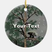 Porcupine in een pijnboom keramisch ornament (Achterkant)