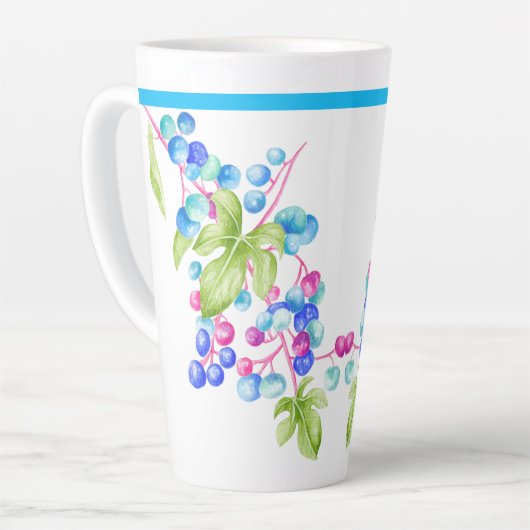 Porseleinen bessen op een grote latte Mok (Linkerhoek)