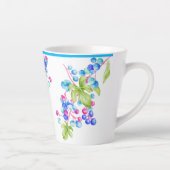 Porseleinen bessen op een kleine latte Mok (Rechts)